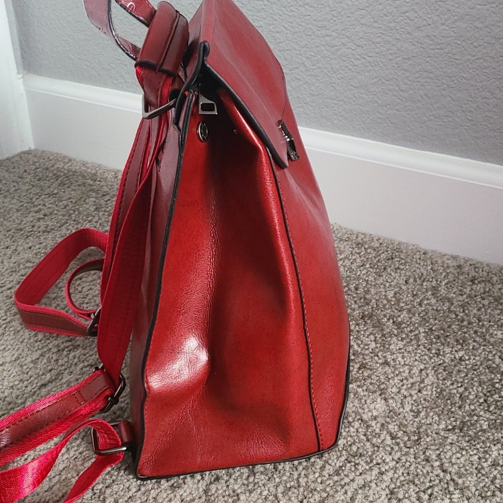 Backpack - Picture 3 of 12
